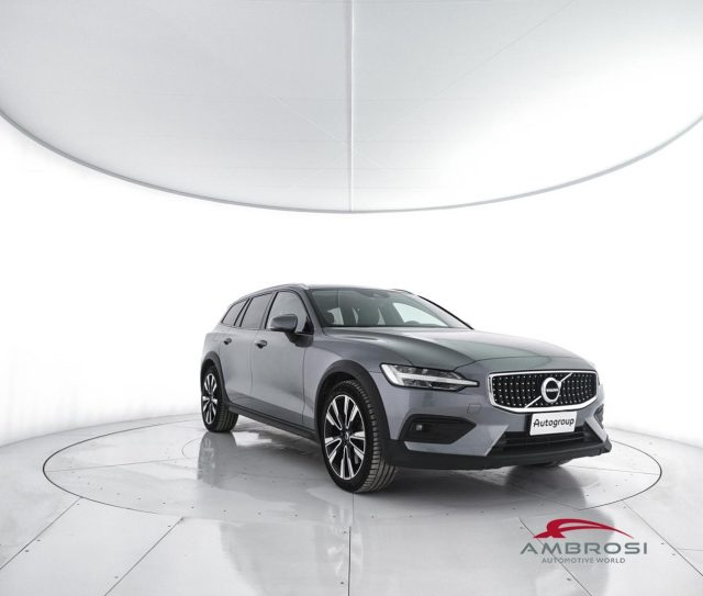 VOLVO V60 Cross Country usata 1