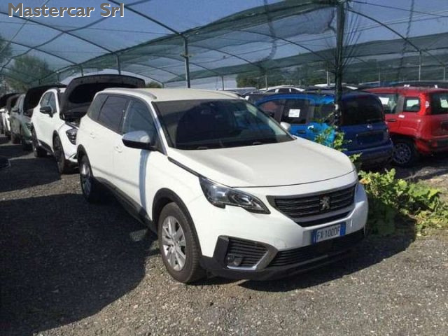PEUGEOT 5008 usata 0