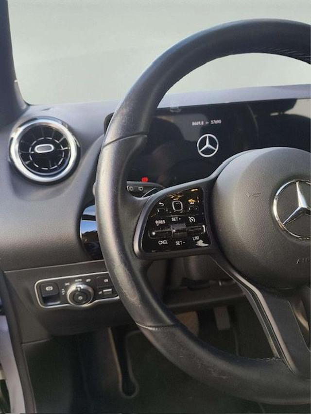 MERCEDES-BENZ GLA 180 usata, con Airbag testa