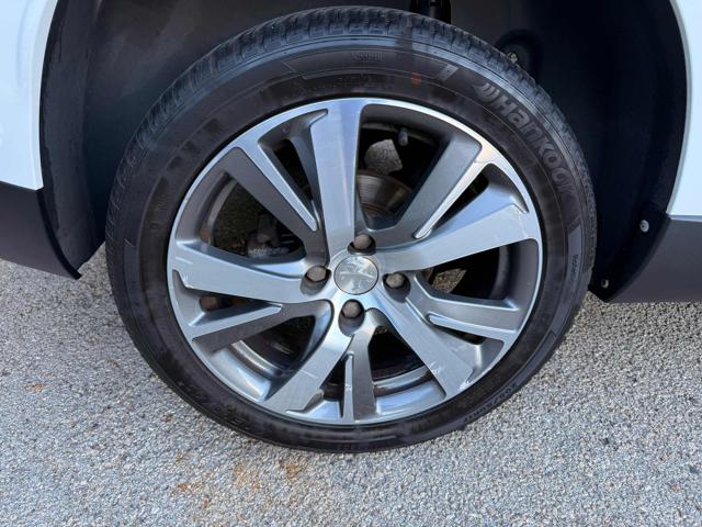 PEUGEOT 2008 usata, con Park Distance Control