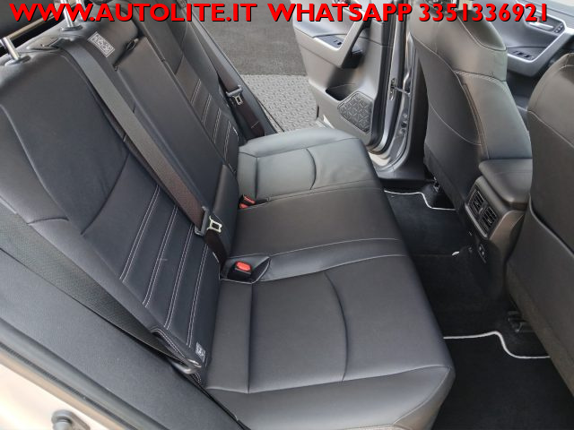 TOYOTA RAV 4 MY23 usata, con USB
