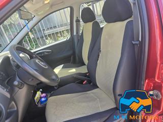 FIAT Punto usata 12