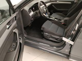 VOLKSWAGEN Passat Variant usata, con Specchietto retrovisore con funzione antiabbagliamento