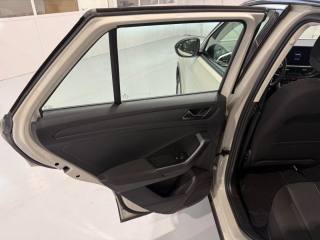 VOLKSWAGEN T-Roc usata 26