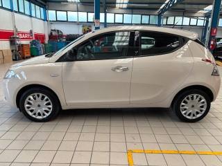 LANCIA Ypsilon usata, con Autoradio