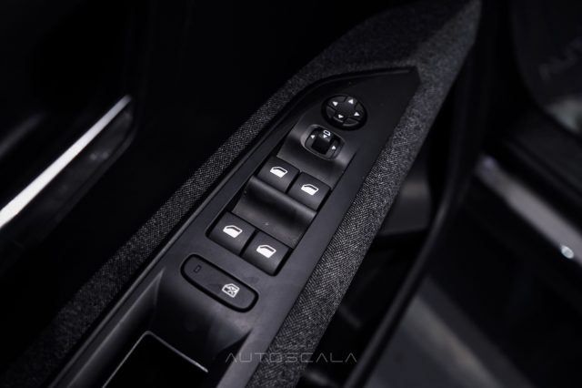 PEUGEOT 5008 usata, con Controllo automatico clima
