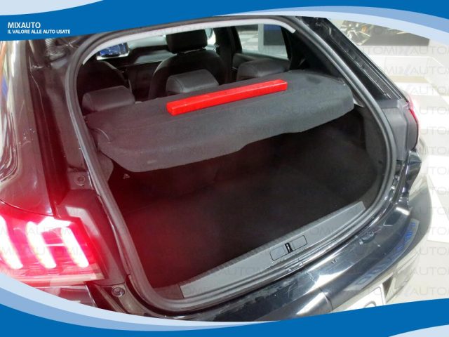 PEUGEOT 208 usata, con Park Distance Control