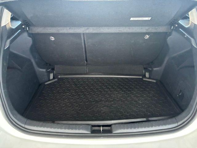 TOYOTA Yaris usata, con Fendinebbia