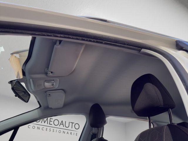 PEUGEOT 2008 usata, con Airbag testa