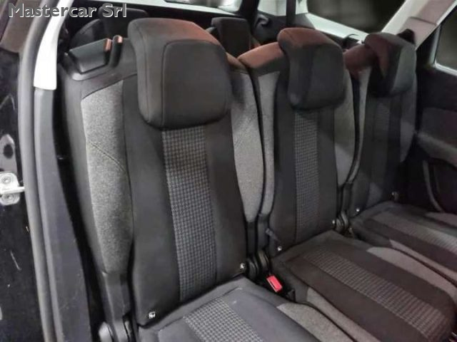 PEUGEOT 5008 usata, con Climatizzatore