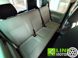 VOLKSWAGEN Caravelle usata, con Autoradio