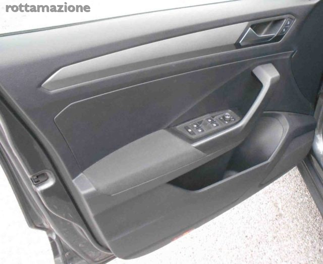 VOLKSWAGEN T-Roc usata, con Park Distance Control