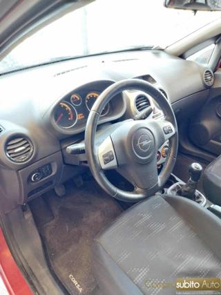 OPEL Corsa usata, con Sedile posteriore sdoppiato