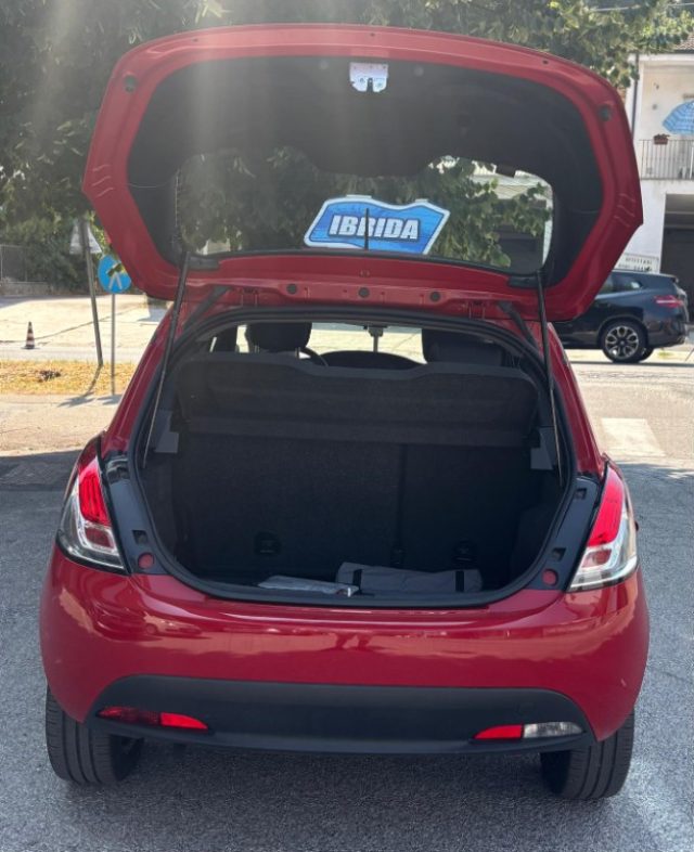 LANCIA Ypsilon usata, con ESP