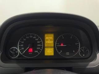 MERCEDES-BENZ A 180 usata, con Chiusura centralizzata