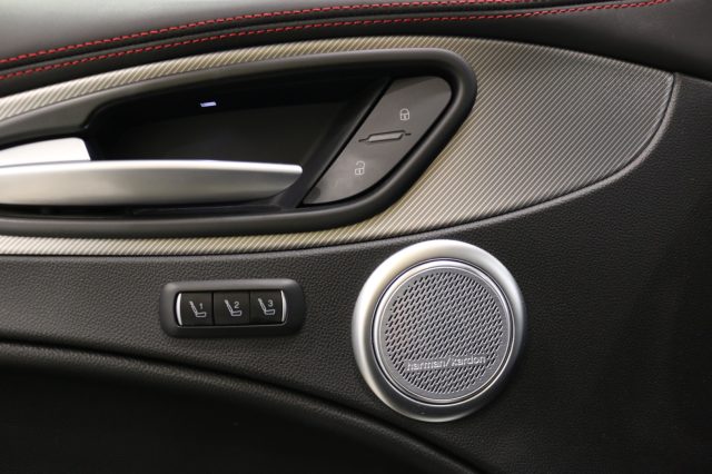 ALFA ROMEO Stelvio usata, con Autoradio digitale