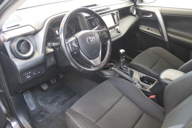TOYOTA RAV 4 usata, con Sedile posteriore sdoppiato