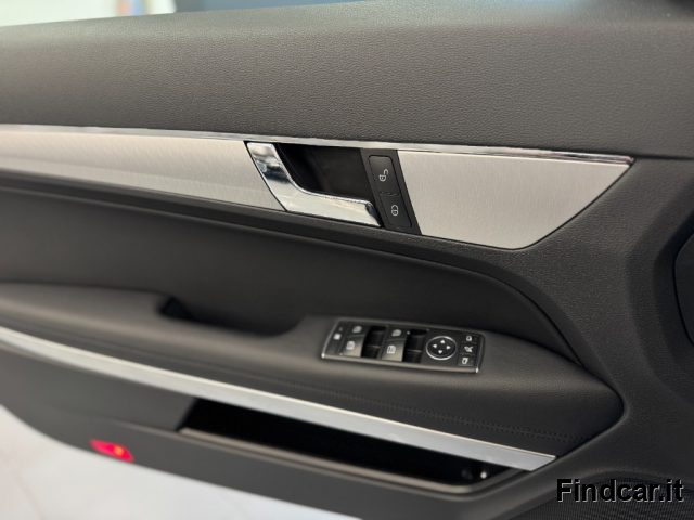 MERCEDES-BENZ E 200 usata, con Tettuccio apribile