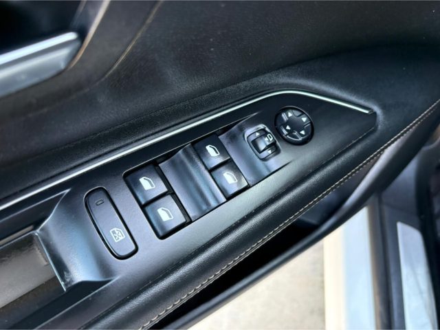 PEUGEOT 3008 usata, con Fendinebbia