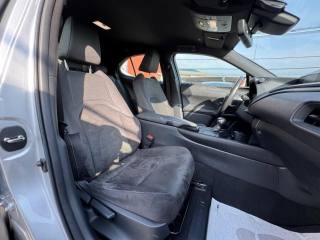 LEXUS UX 250h usata, con Specchietti laterali elettrici