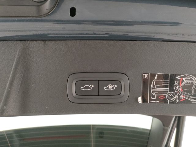 VOLVO XC40 usata, con Volante in pelle