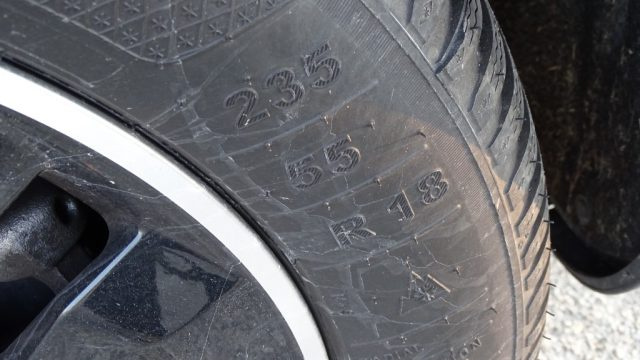MERCEDES-BENZ GLB 200 usata, con Volante in pelle
