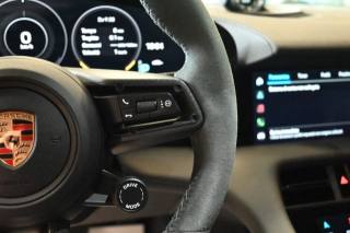 PORSCHE Taycan usata 46