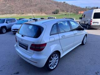 MERCEDES-BENZ B 180 usata, con Autoradio