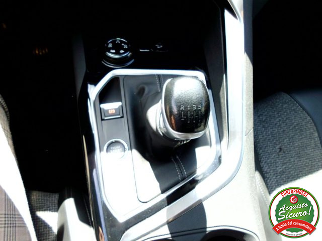 PEUGEOT 3008 usata, con Touch screen