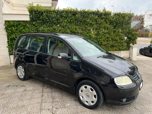 VOLKSWAGEN Touran usata, con Airbag