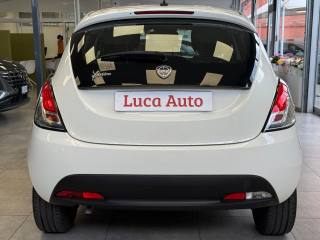 LANCIA Ypsilon usata, con Autoradio