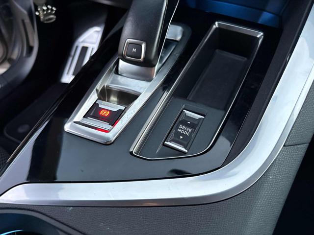 PEUGEOT 3008 usata, con Volante in pelle