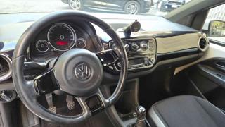 VOLKSWAGEN up! usata, con Boardcomputer