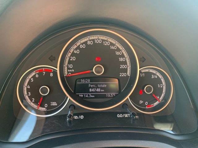 VOLKSWAGEN up! usata, con Fendinebbia