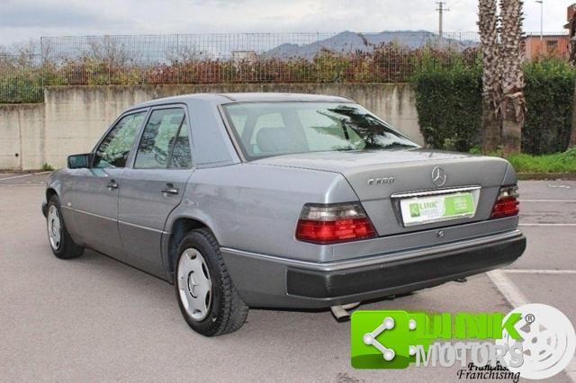 MERCEDES-BENZ E 200 usata 17