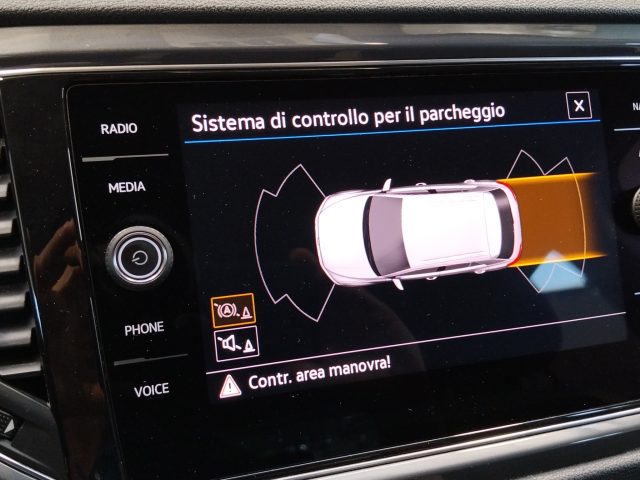 VOLKSWAGEN T-Roc usata 12
