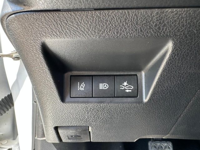 TOYOTA Yaris usata 23