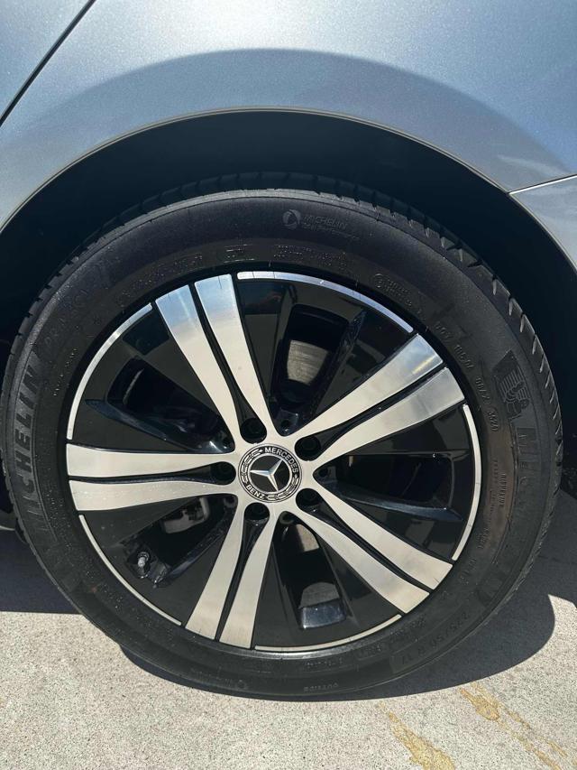 MERCEDES-BENZ C 220 usata, con Cerchi in lega