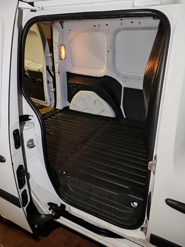 RENAULT Kangoo usata 14