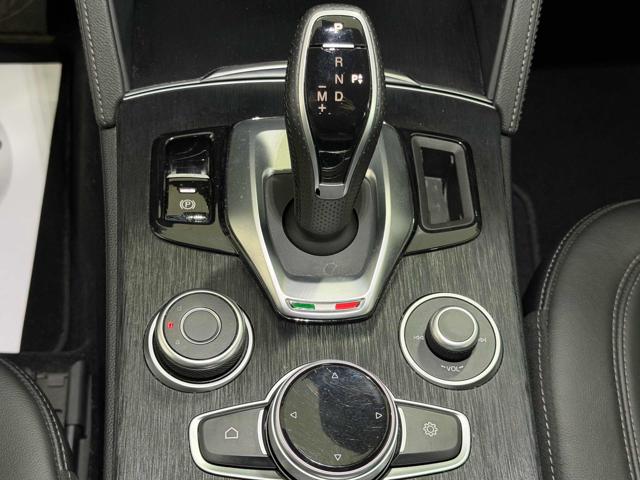 ALFA ROMEO Stelvio usata, con Climatizzatore automatico, 2 zone
