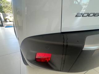 PEUGEOT 2008 usata, con Controllo automatico clima