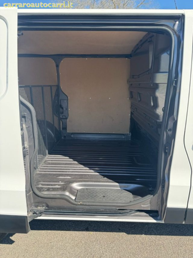 NISSAN NV300 usata 32