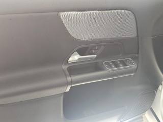 MERCEDES-BENZ GLA 180 usata, con ESP