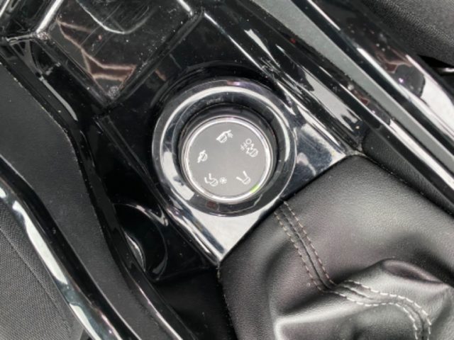 PEUGEOT 2008 usata, con Cruise Control