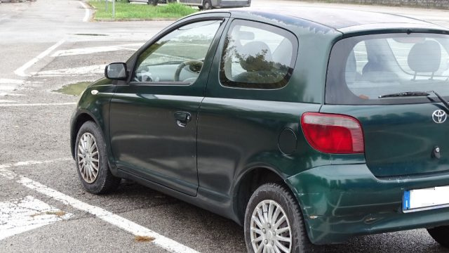 TOYOTA Yaris usata 33