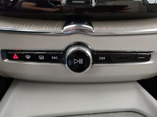 VOLVO XC60 usata, con Sedile posteriore sdoppiato