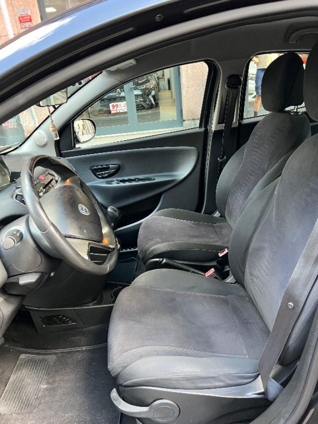 LANCIA Ypsilon usata, con Autoradio