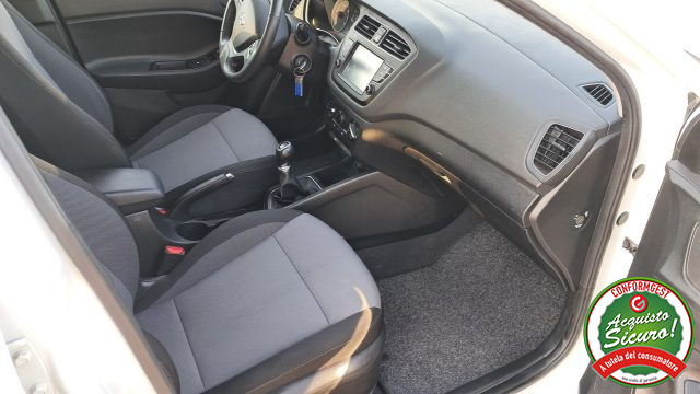 HYUNDAI i20 usata, con Alzacristalli elettrici