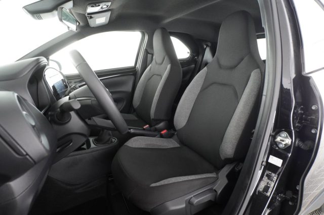 TOYOTA Aygo X usata 7