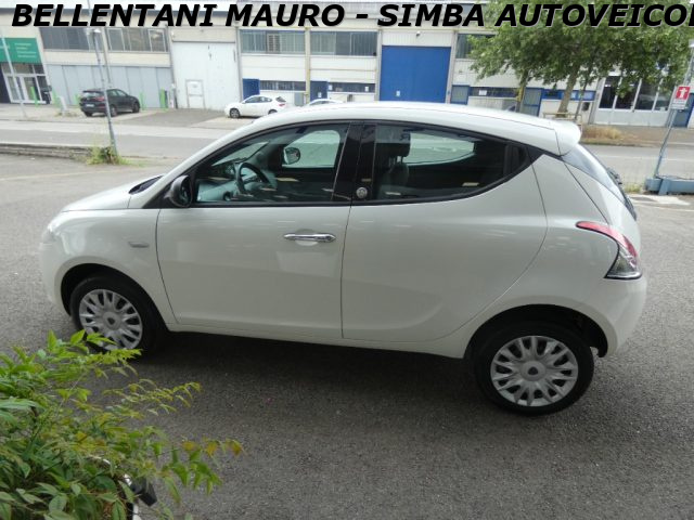 LANCIA Ypsilon usata, con Autoradio